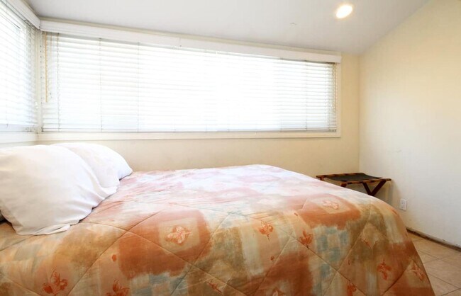 Building Photo - Beach front big duplex. Gustavo Lopez AMSI