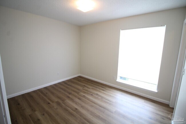 Building Photo - 501 Wood Crest Way
