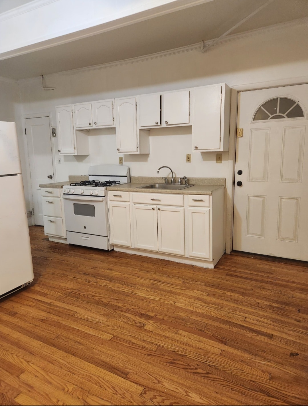 kitchen - 290 2nd Ave