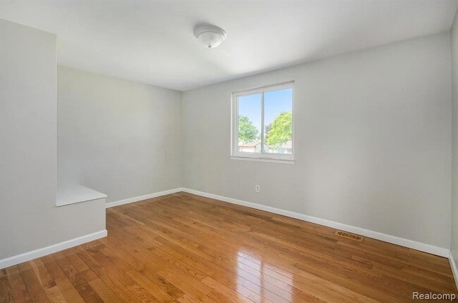 Building Photo - 37718 Douglas Ct