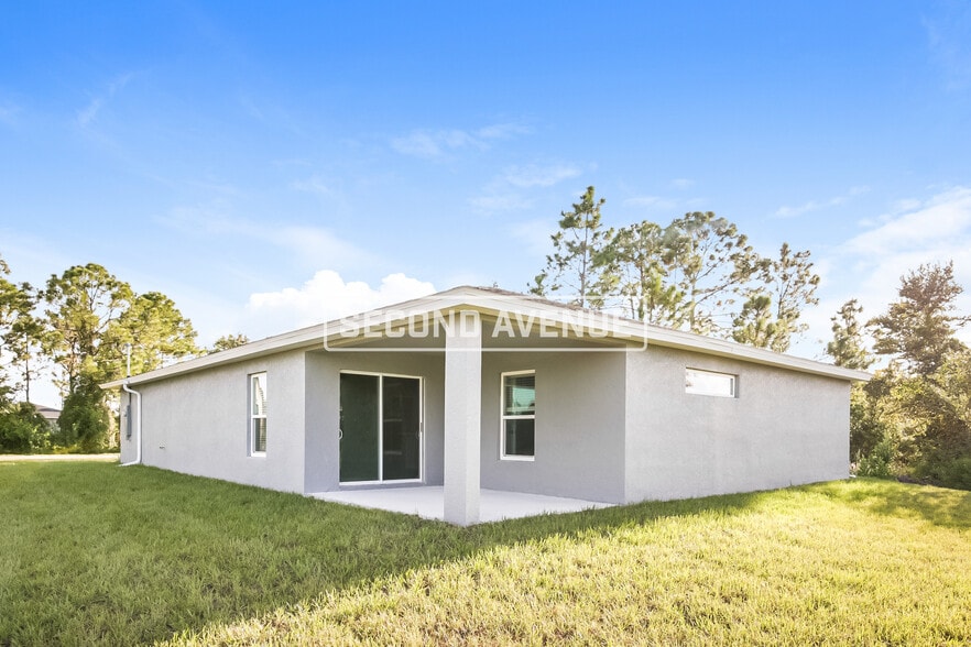 Building Photo - 437 Reading St