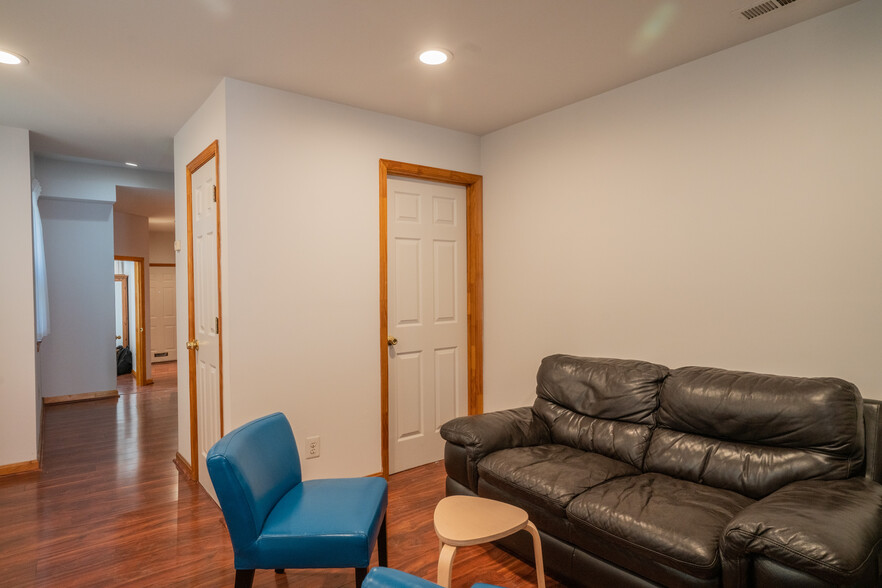 Living Room - 505 North Washington Street