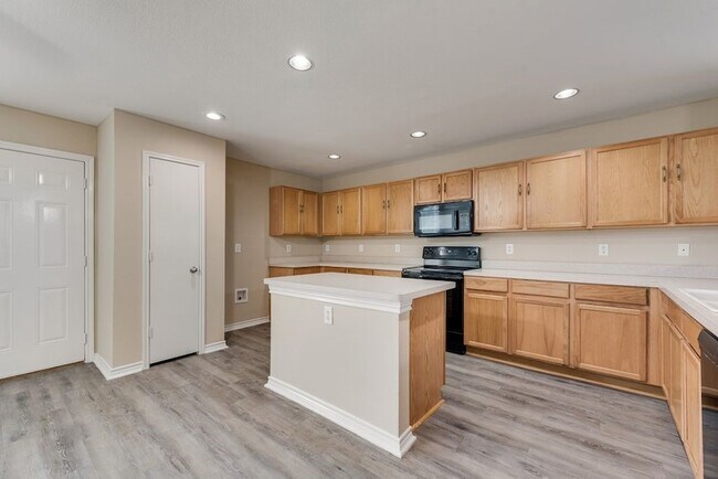 Building Photo - 6213 Balcony Ln