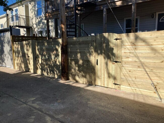 Building Photo - 1141 Owen Pl NE