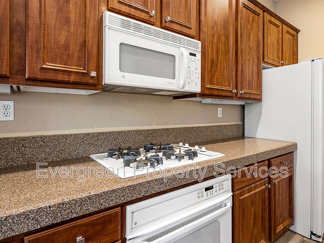 Building Photo - 12021 Gold Pointe Ln