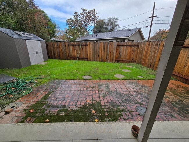 Building Photo - 1320  Polly&#39;s Trust Colonial