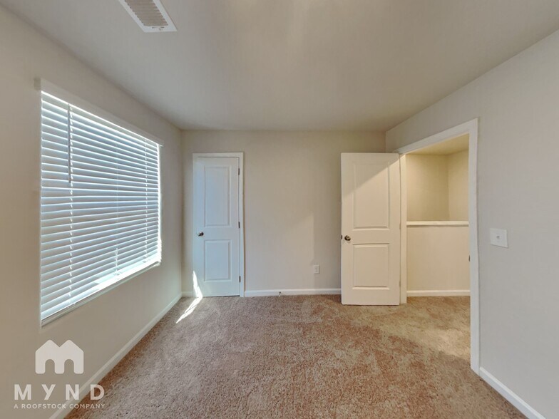 Building Photo - 112 Warwick Dr