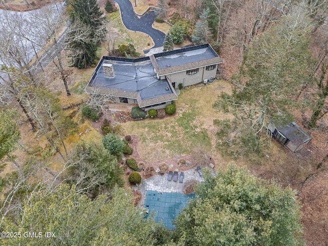 Building Photo - 173 Stanwich Rd