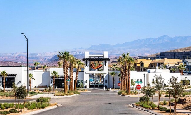 Building Photo - Desert Color Home