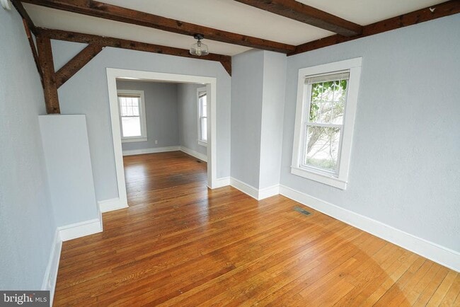 Building Photo - 605 Oak Hill Ave