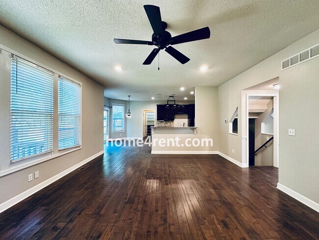 Building Photo - Elegant Cul-de-Sac Retreat with 5th Bedroo...