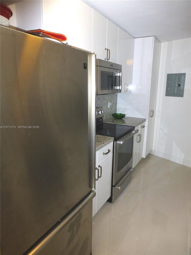 Building Photo - 1881 Washington Ave