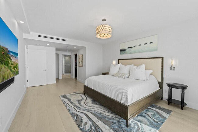 Building Photo - 3100 N Ocean Blvd