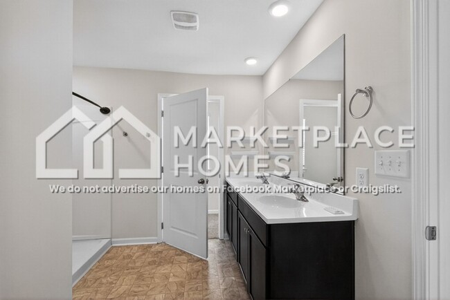 Building Photo - 829 Greene Mdw Dr