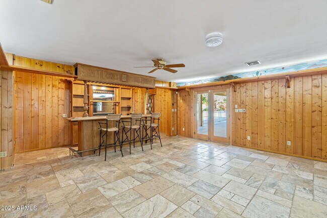 Building Photo - 5310 E Camelback Rd