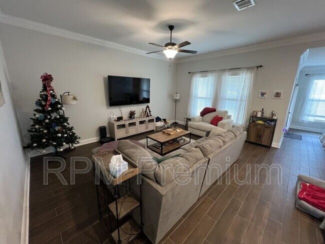 Building Photo - 14401 Sterling Oaks Dr