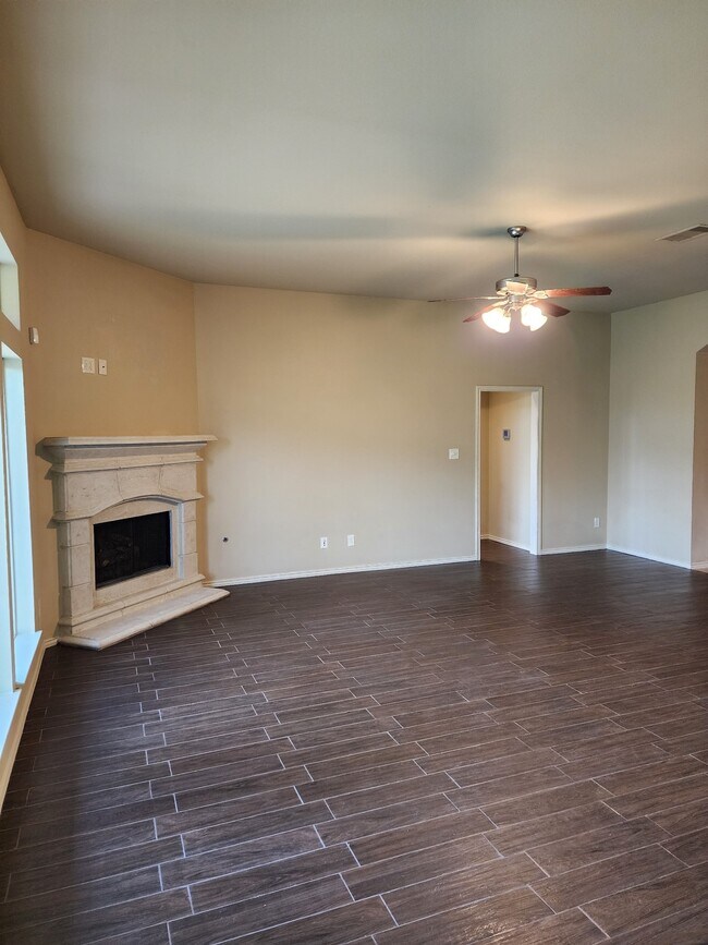 Building Photo - 16331 Gentle Slope Ln