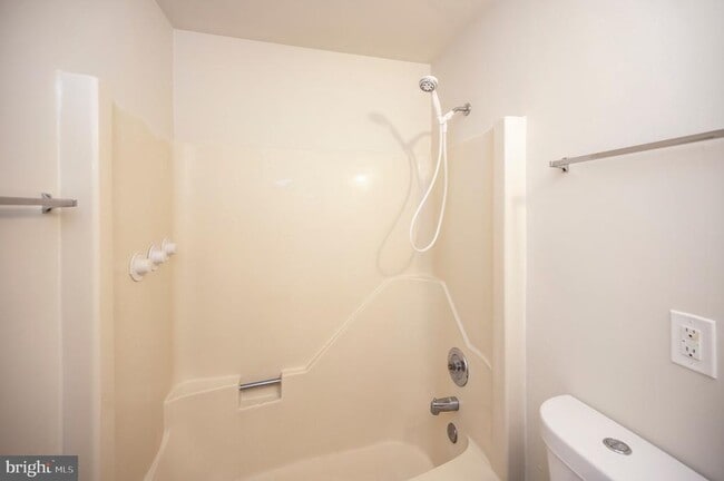 Building Photo - 2111 Mills Dr