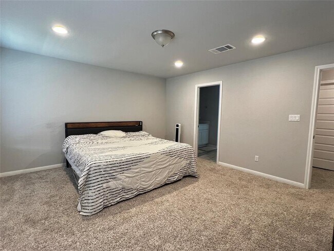 Building Photo - 2904 Sage Ranch Dr