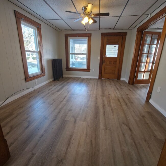 Building Photo - 1378 E 187th St