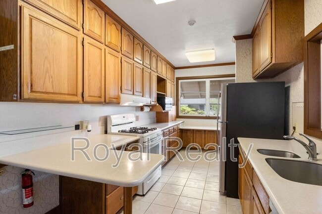 Building Photo - 2910 Nanihale Pl