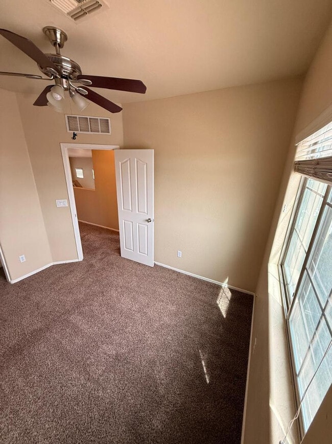 Building Photo - 8462 E Pampa Ave