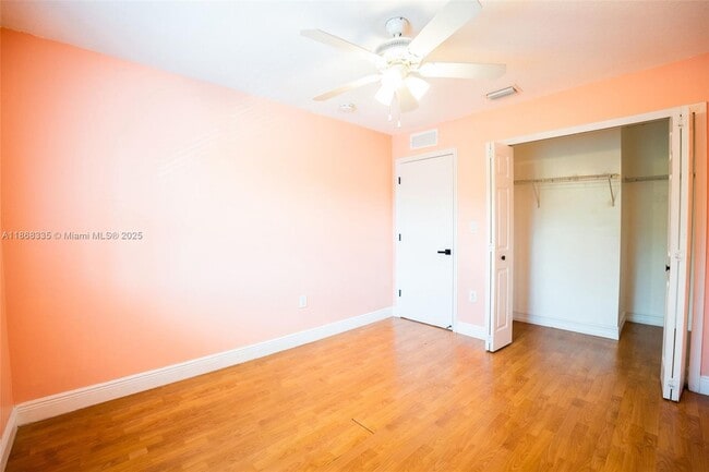 Building Photo - 1517 SE 31st Ct