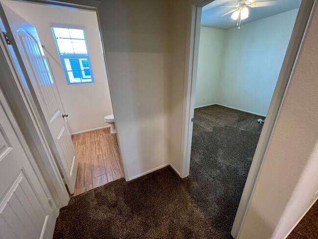 Building Photo - 2 bedroom Condo with a LOFT located in Menifee!