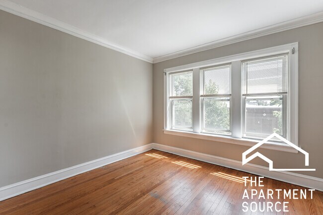 Building Photo - 2620 N Kildare Ave
