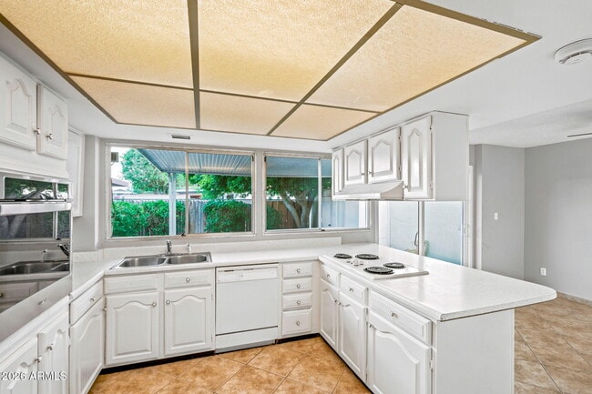 Building Photo - 7849 N 49th Ave