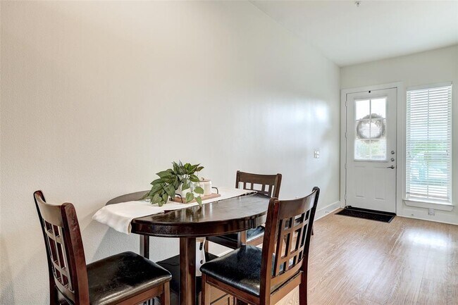 Building Photo - 2400 Louis Henna Blvd