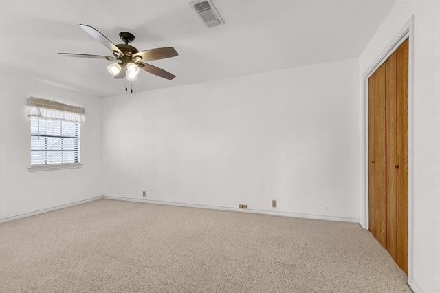 Building Photo - 924 W Kiowa Dr