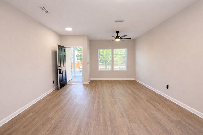 Building Photo - 12881 Clydesdale Dr