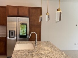 Building Photo - 2759 S Jackrabbit Dr
