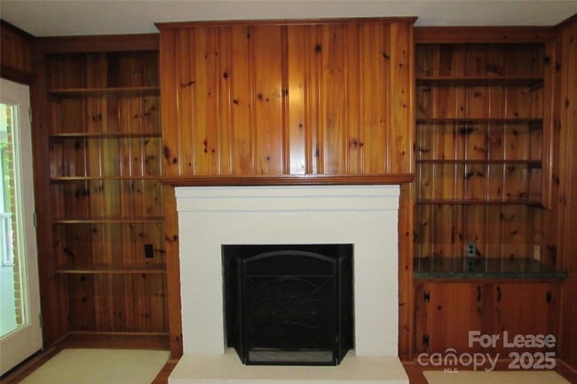 Building Photo - 501 Dunham Rd