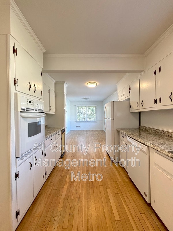 Building Photo - 1273 Becket Dr NE