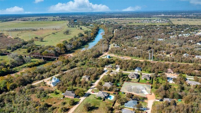 Building Photo - 123 Kikipua