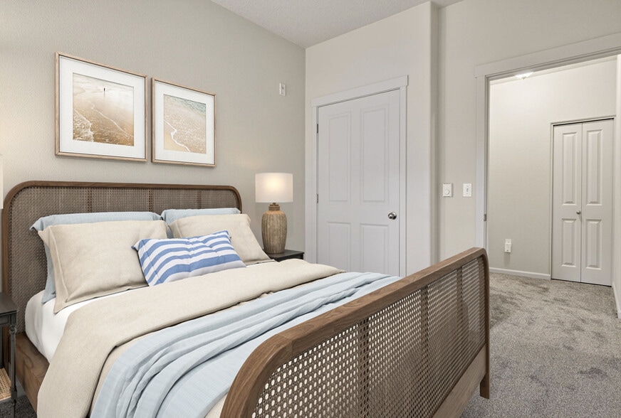 Building Photo - 10664 NE Holly St