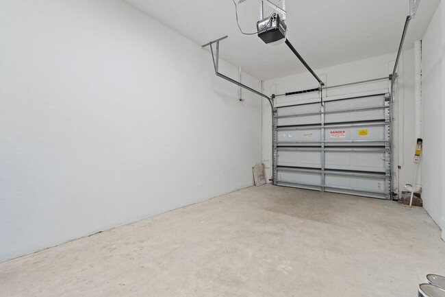 Building Photo - 6257 SE Fauna Ter