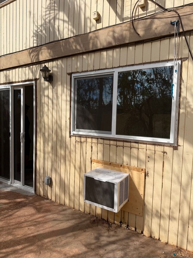 Building Photo - Aloha Apartments