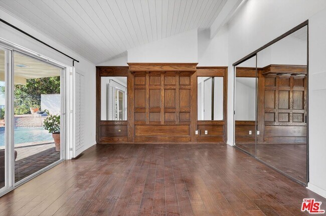 Building Photo - 3713 Dellvale Pl