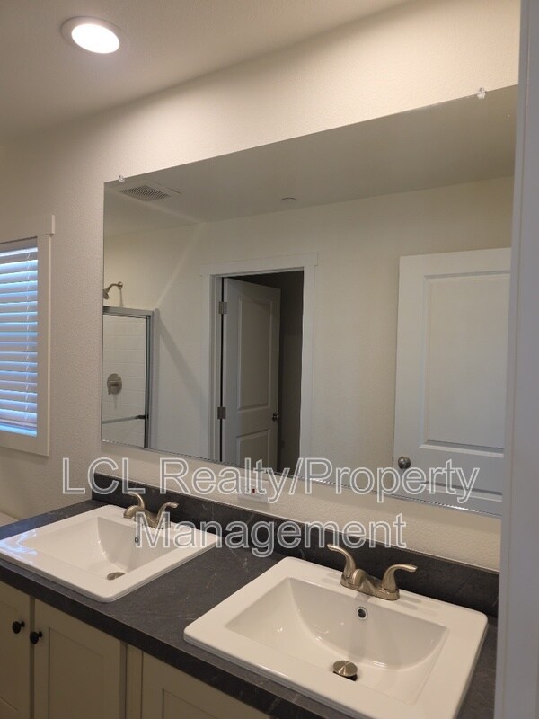 Building Photo - 33030 CA-74