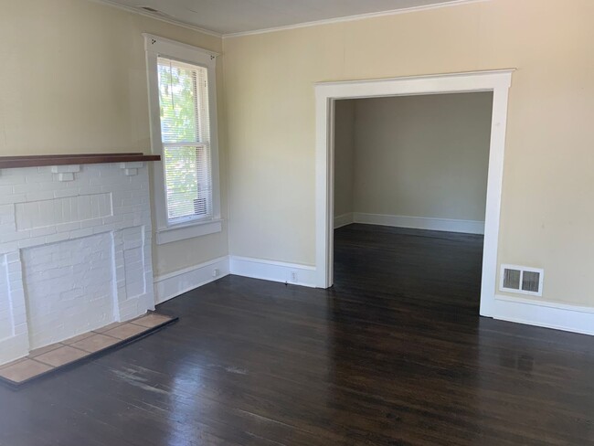 Building Photo - DOWNTOWN WILMINGTON - 2 Bedroom - Bungalow...