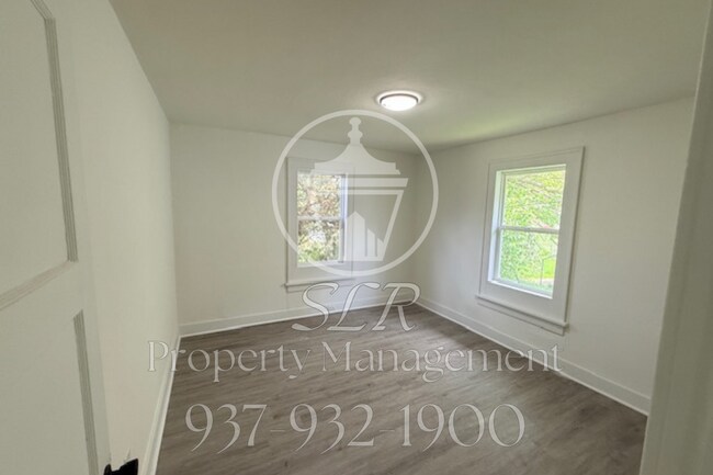 Building Photo - 3925 Hoover Ave