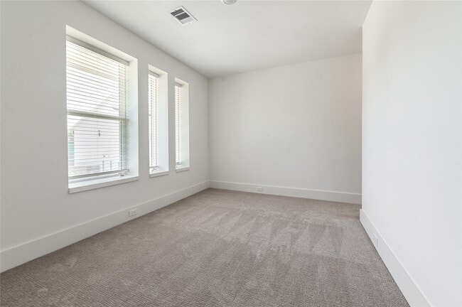 Building Photo - 7607 Victory Reserve St