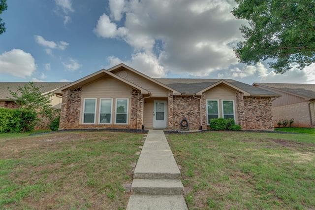 Primary Photo - 2829 Windsor Dr