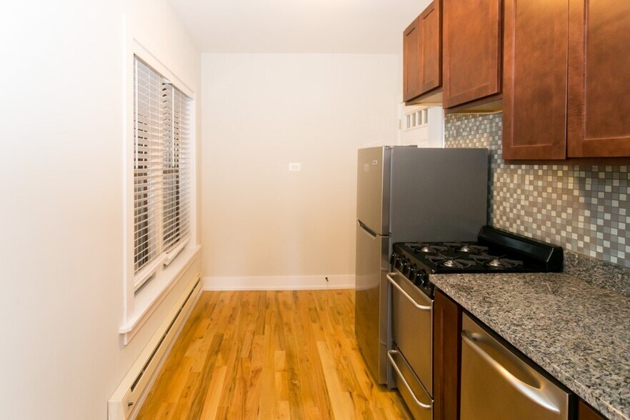 Building Photo - 2854 N Orchard St