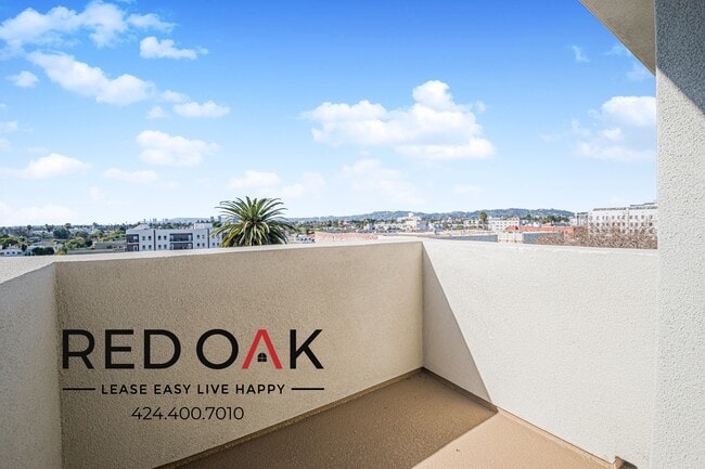 Building Photo - 856 S Gramercy Dr