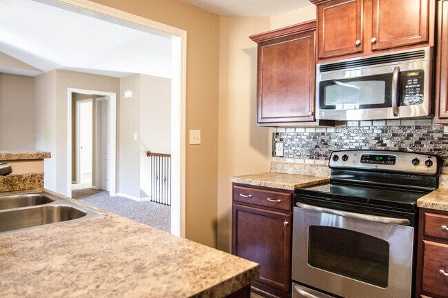 Building Photo - Pet Friendly Four Bedroom with Basement!