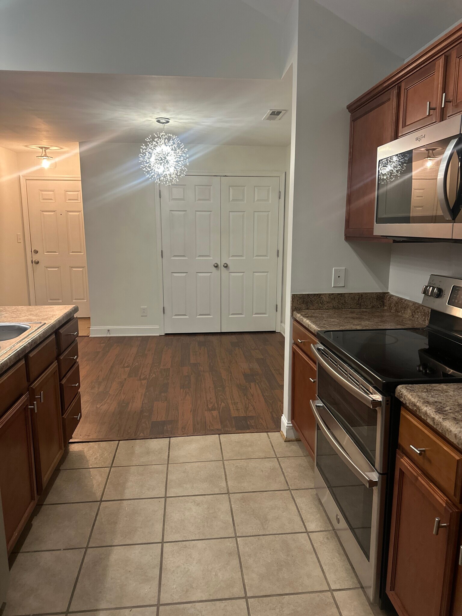 Building Photo - 623 Wyndhurst Dr